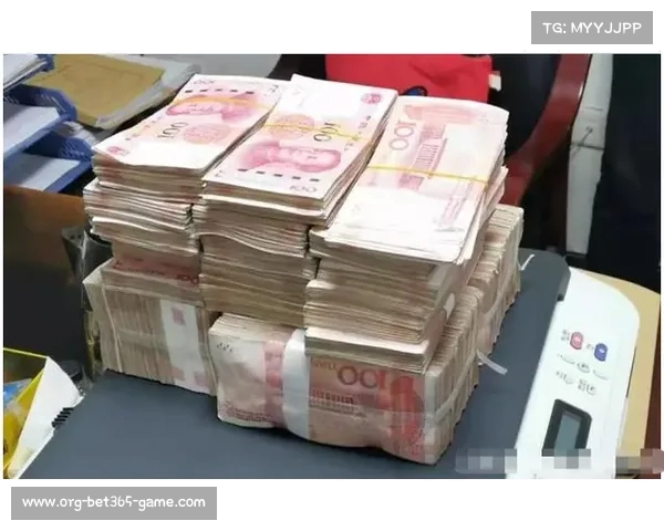 “女子爆料华子私生活混乱，短短月迎三子，两个私生子身份曝光”